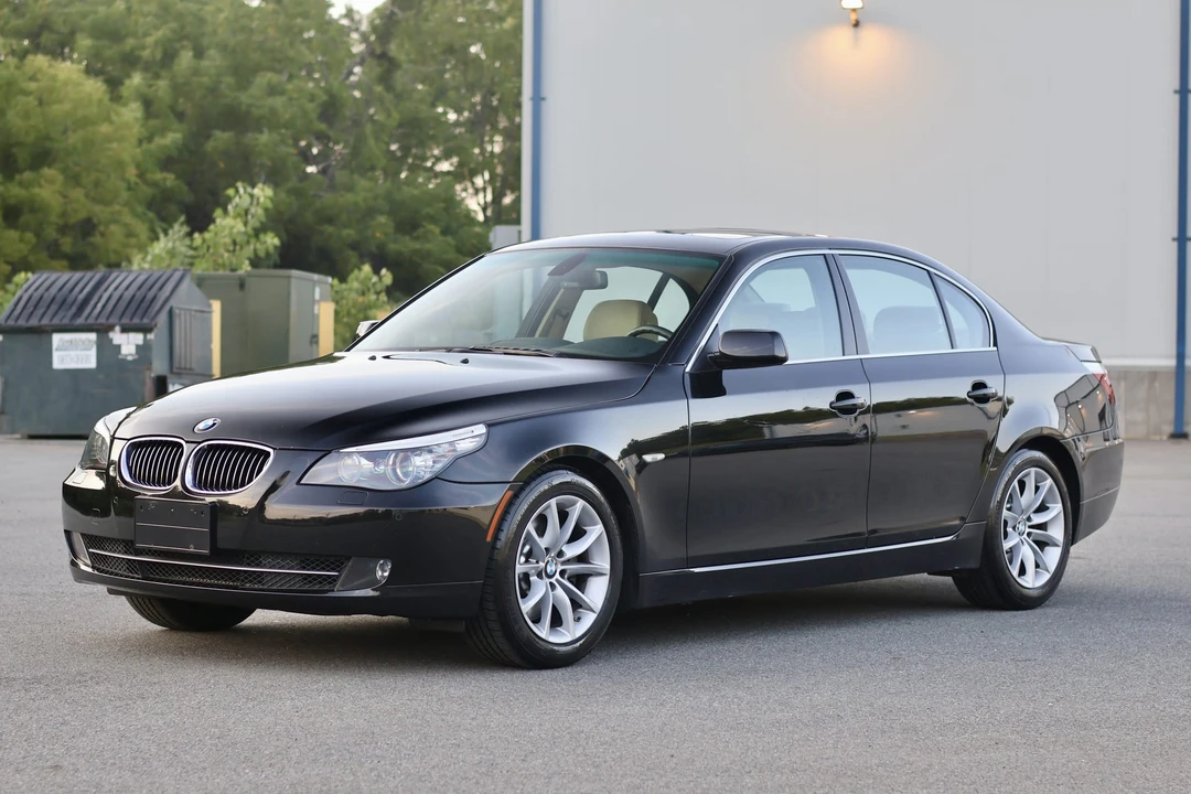 2009 BMW E60 545i & 550i Sedan - Image 4 of 31