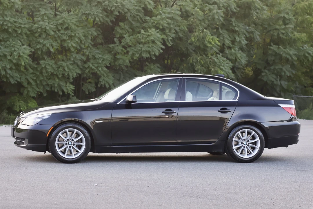 2009 BMW E60 545i & 550i Sedan - Image 6 of 31