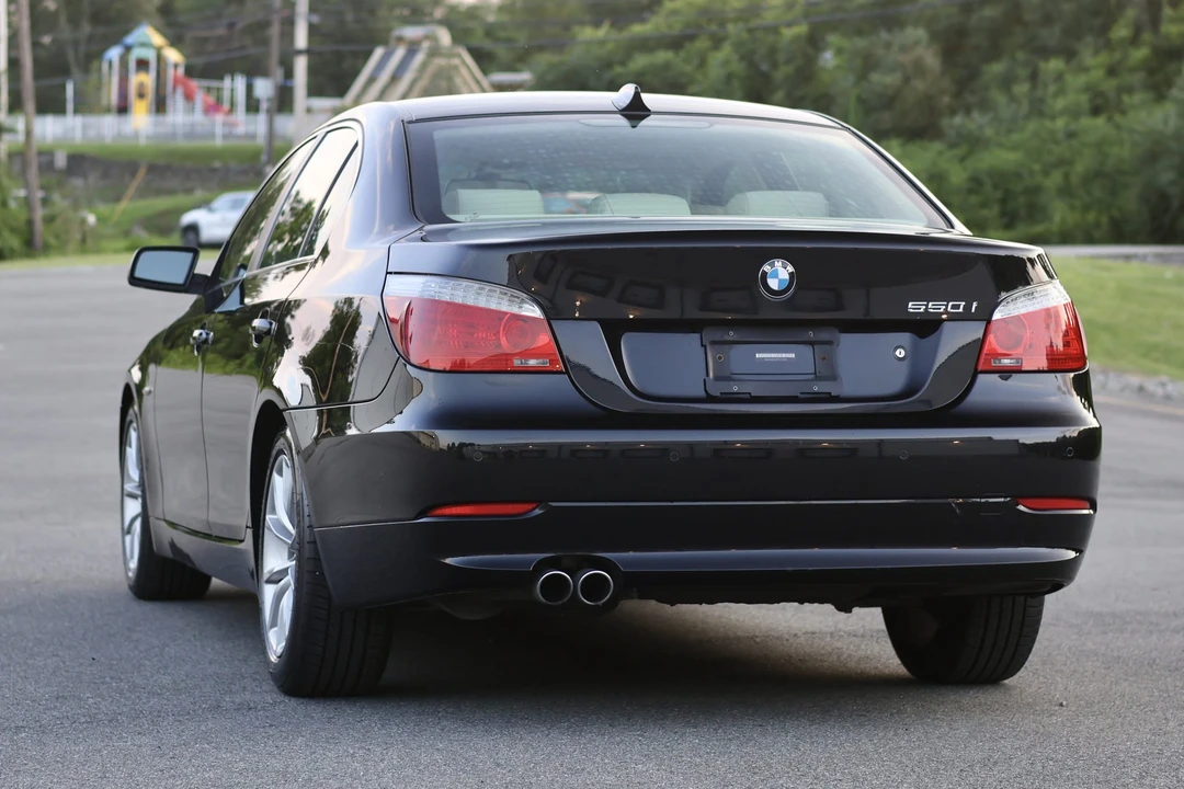 2009 BMW E60 545i & 550i Sedan - Image 11 of 31