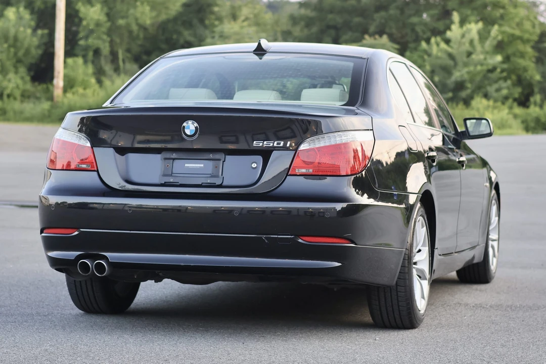 2009 BMW E60 545i & 550i Sedan - Image 13 of 31