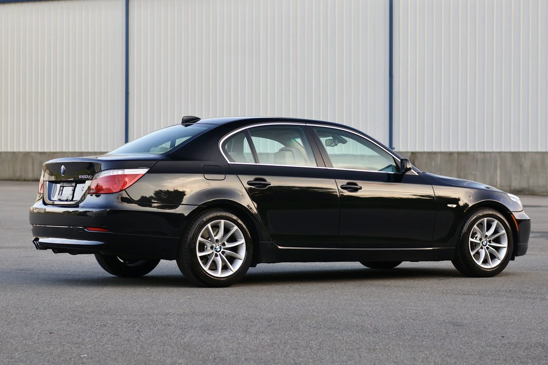 2009 BMW E60 545i & 550i Sedan - Image 15 of 31