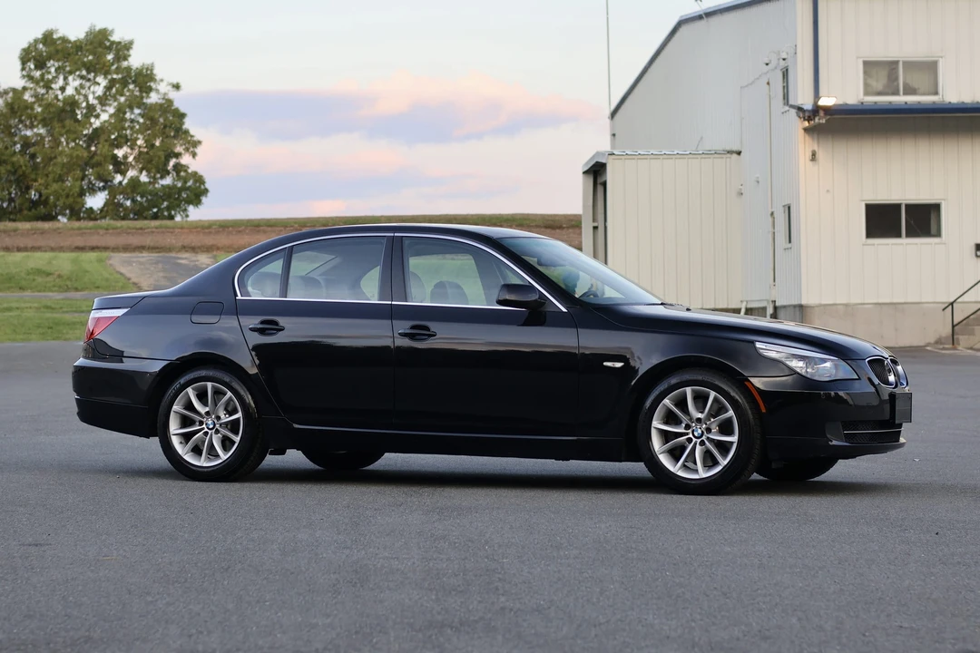 2009 BMW E60 545i & 550i Sedan - Image 18 of 31