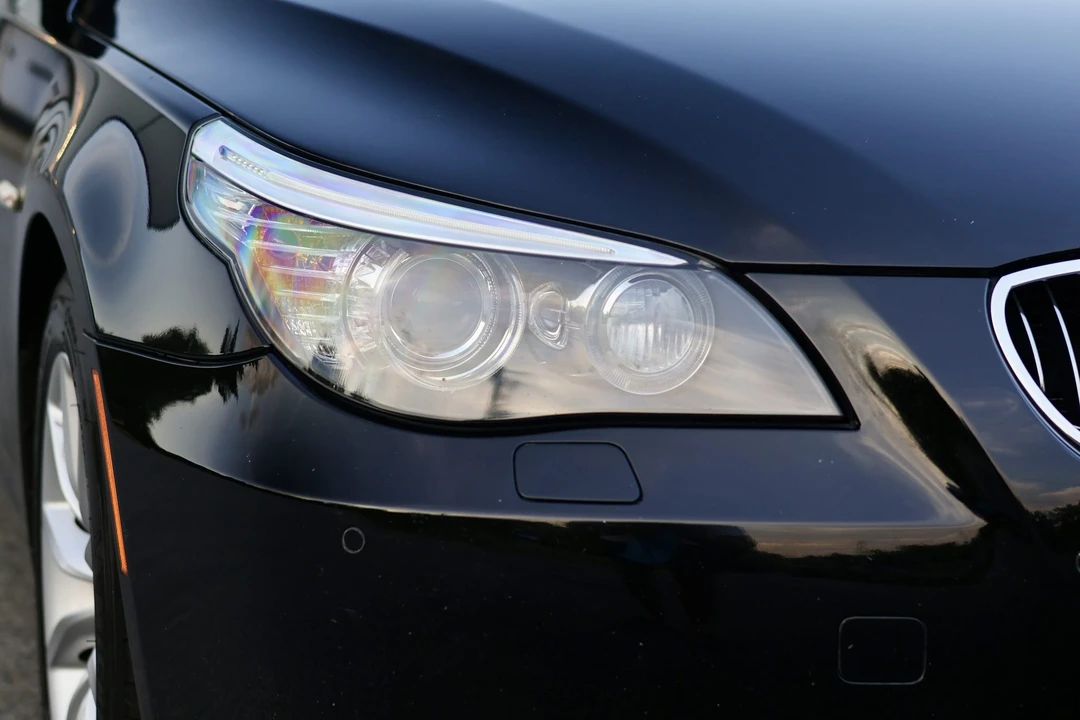 2009 BMW E60 545i & 550i Sedan - Image 28 of 31