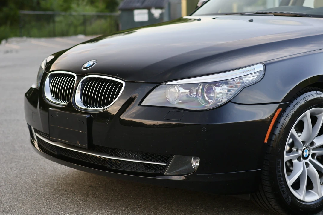 2009 BMW E60 545i & 550i Sedan - Image 25 of 31