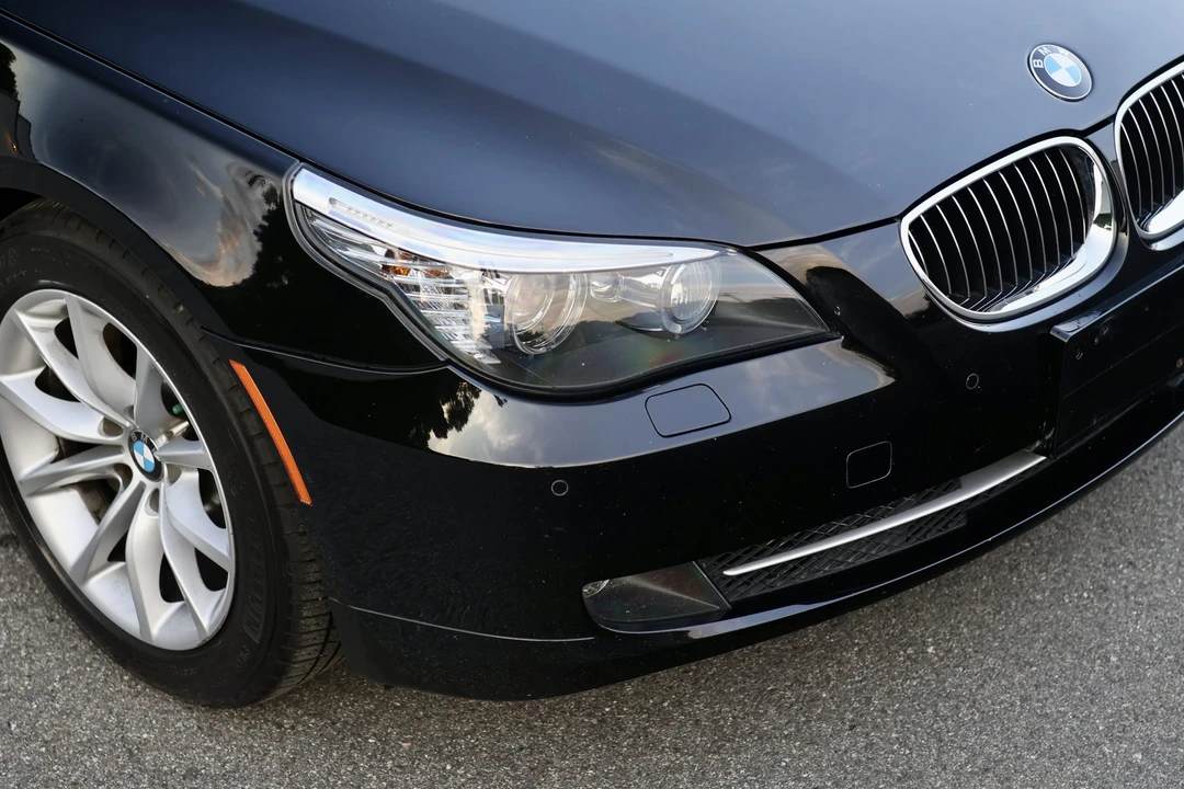 2009 BMW E60 545i & 550i Sedan - Image 27 of 31