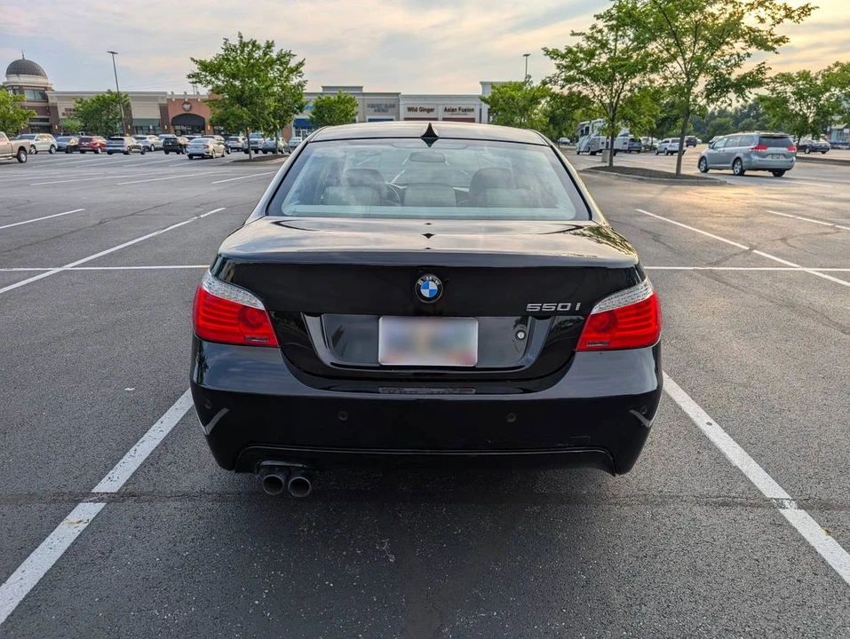 2009 BMW E60 545i & 550i Sedan - Image 5 of 17