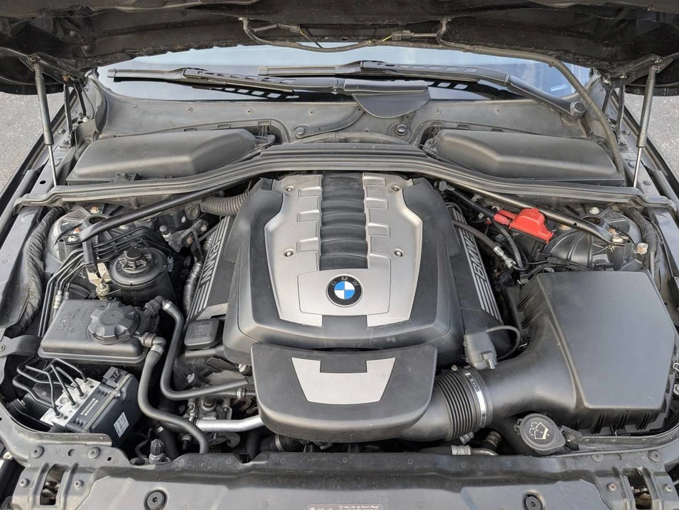 2009 BMW E60 545i & 550i Sedan - Image 17 of 17