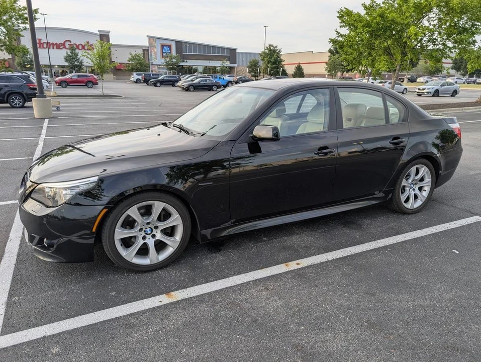 2009 BMW E60 545i & 550i Sedan - Image 2 of 17