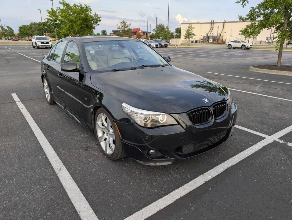 2009 BMW E60 545i & 550i Sedan - Image 10 of 17