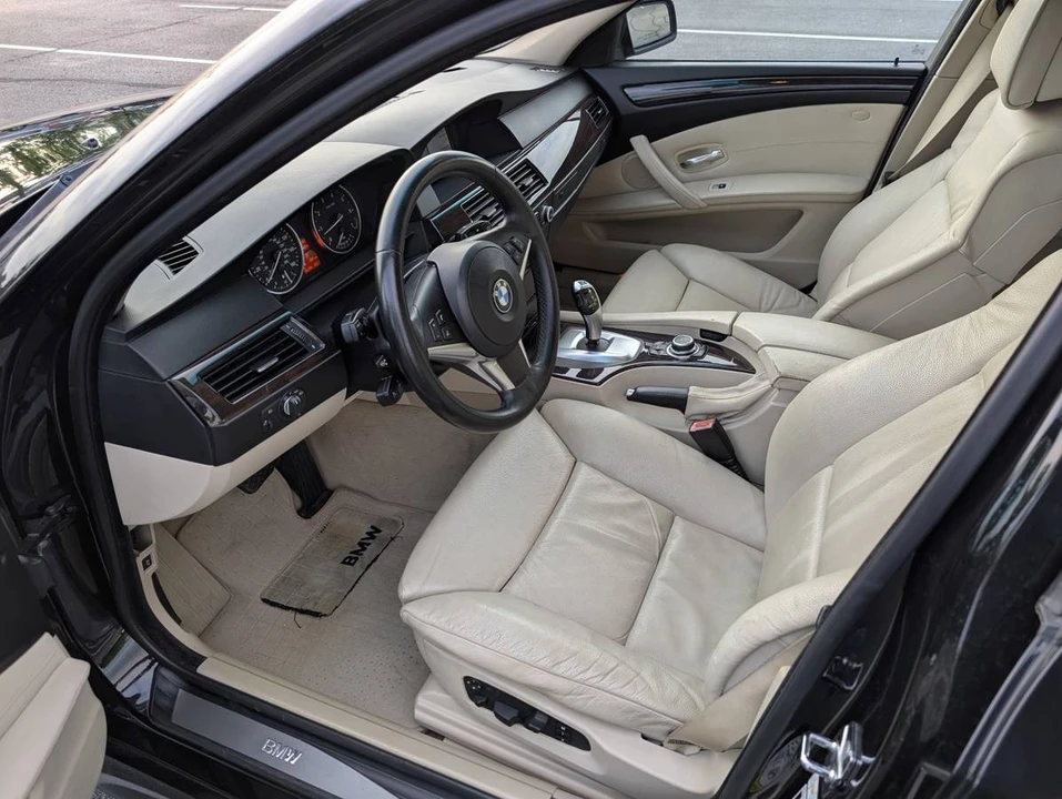 2009 BMW E60 545i & 550i Sedan - Image 13 of 17
