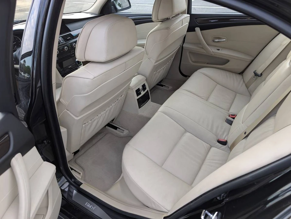 2009 BMW E60 545i & 550i Sedan - Image 14 of 17