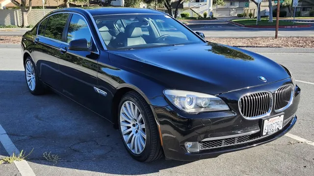 2009 BMW 7 Series 750Li Sedan 4D