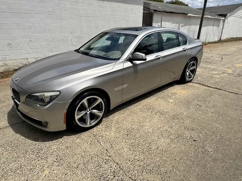 2009 BMW 750i Sedan