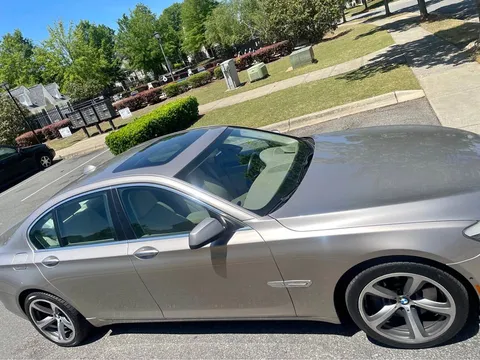 2009 BMW 750i Sedan