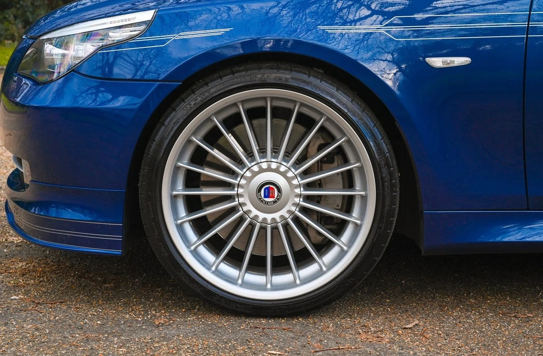 2009 BMW Alpina B5 - Image 16 of 30