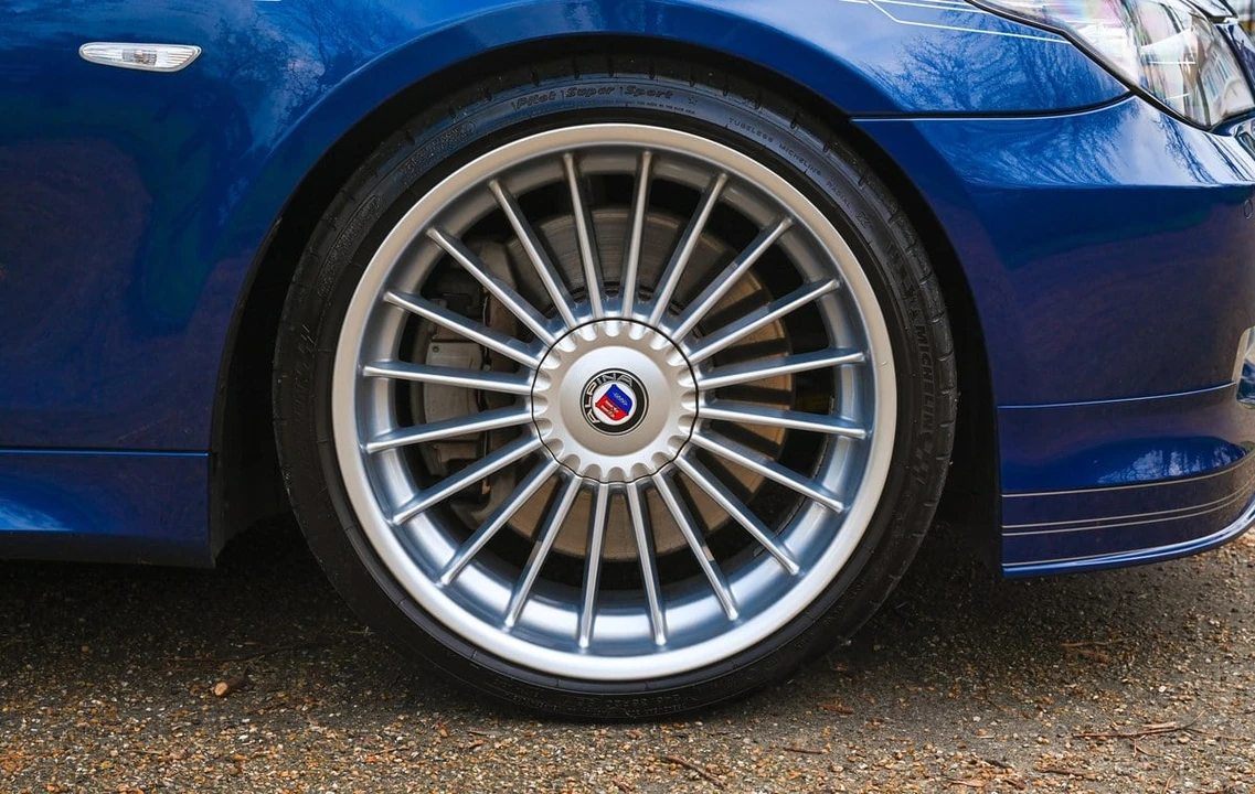 2009 BMW Alpina B5 - Image 17 of 30