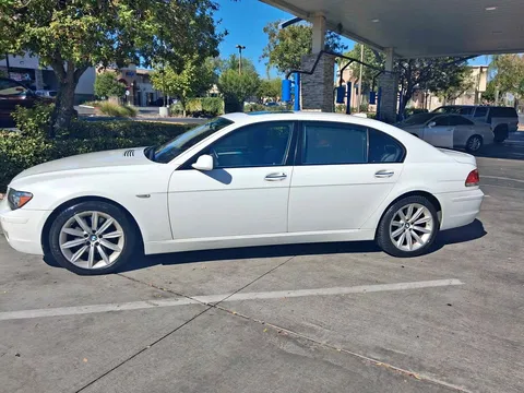 2009 BMW B7 Sedan 4D