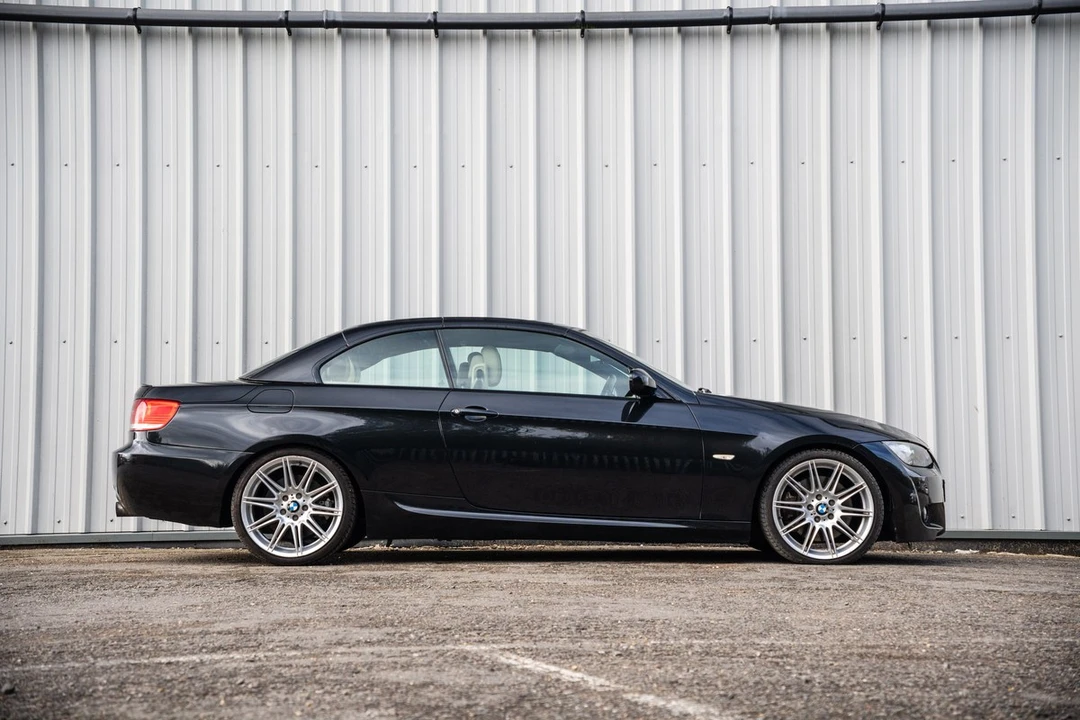 2009 BMW E93 335i Convertible - Image 21 of 30