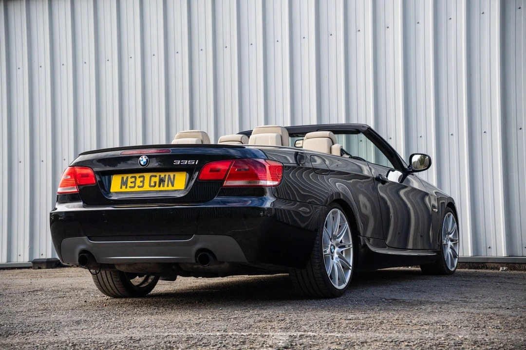 2009 BMW E93 335i Convertible - Image 16 of 30