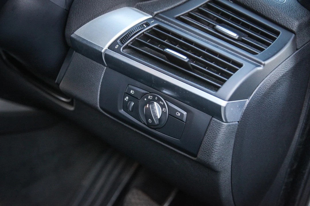 2009 BMW E70 X5 - Image 28 of 30