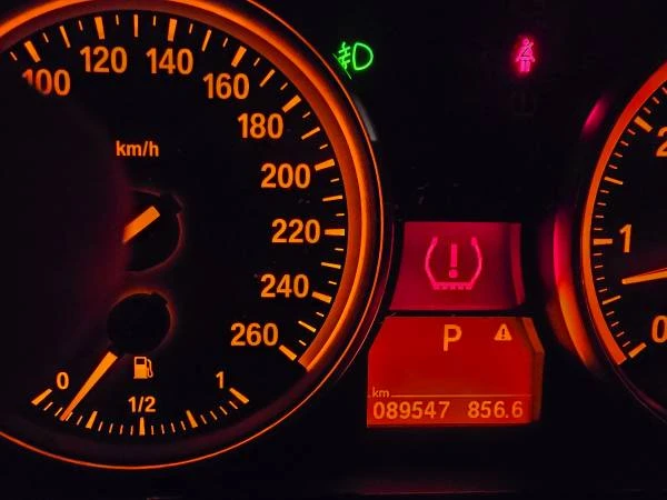 2009 BMW E90 3 Series Sedan - Image 9 of 14