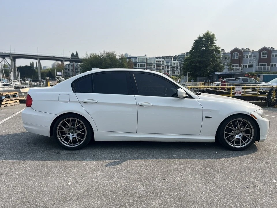 2009 BMW E90 3 Series Sedan - Image 6 of 15