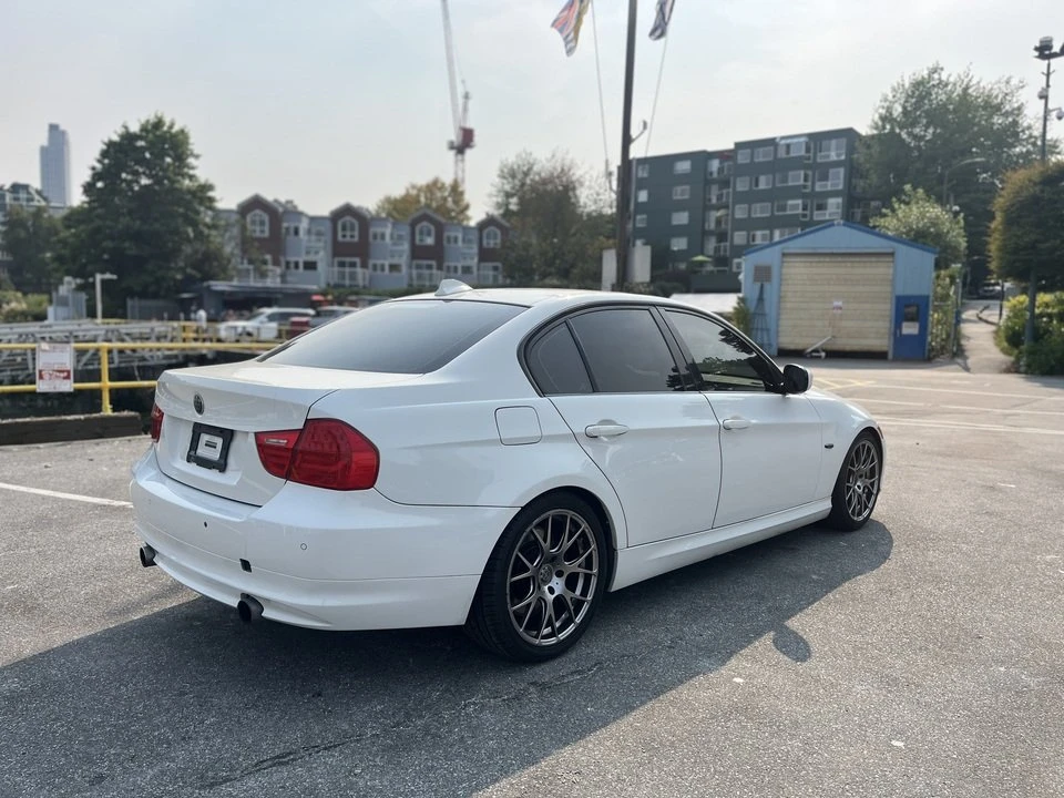 2009 BMW E90 3 Series Sedan - Image 5 of 15