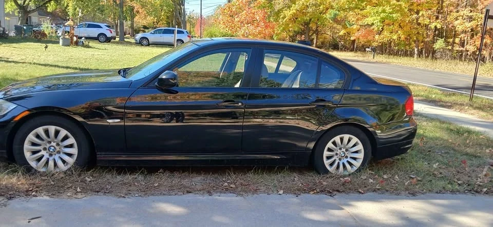 2009 BMW E90 3 Series Sedan - Image 2 of 12