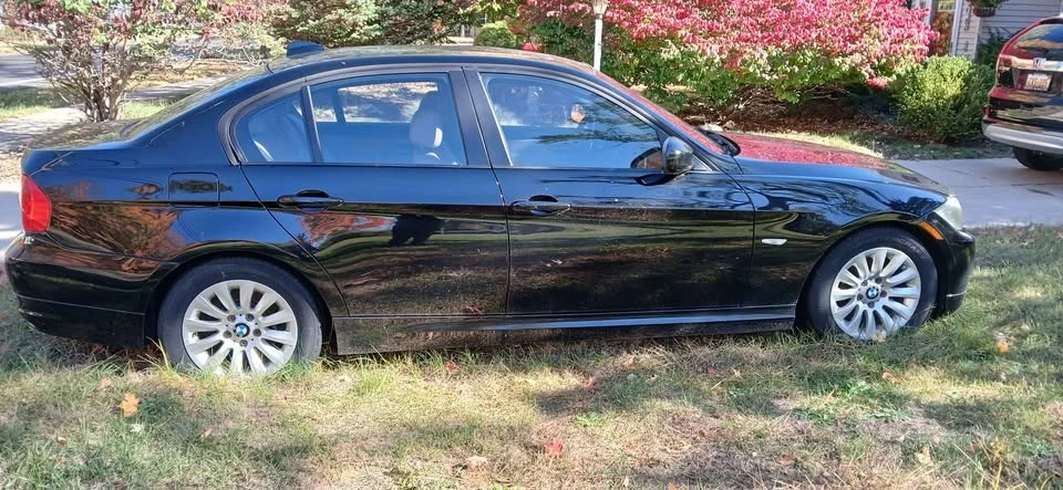 2009 BMW E90 3 Series Sedan - Image 4 of 12