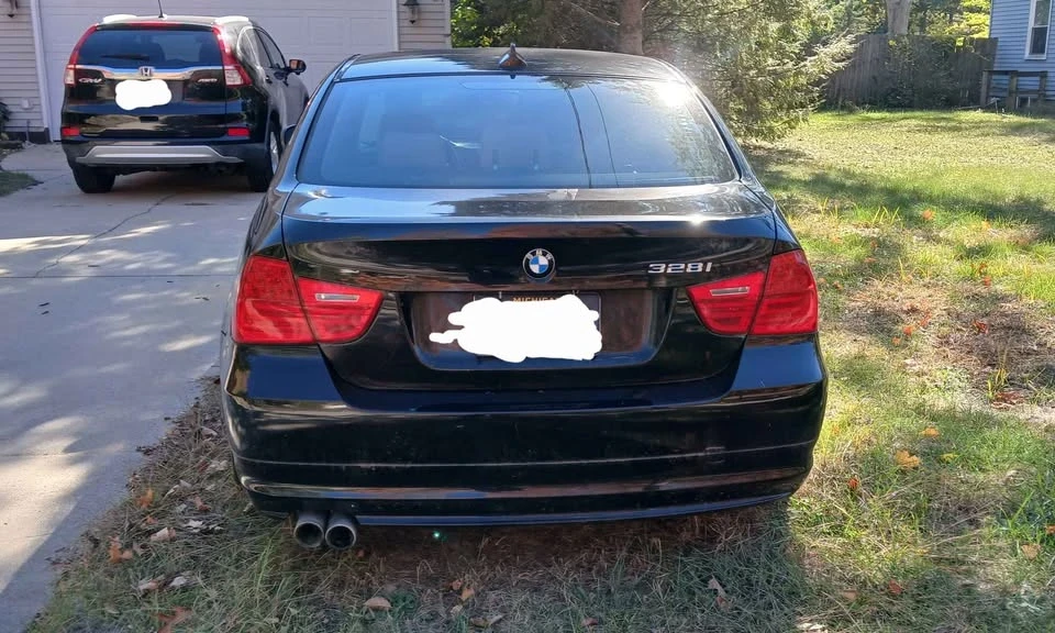 2009 BMW E90 3 Series Sedan - Image 3 of 12