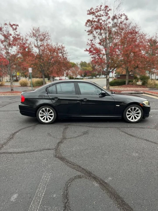 2009 BMW E90 3 Series Sedan - Image 5 of 12