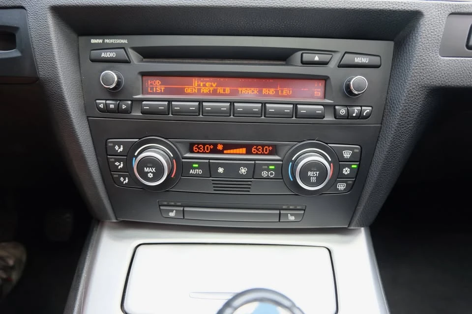 2009 BMW E90 3 Series Sedan - Image 16 of 20