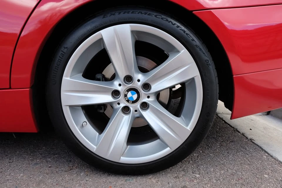 2009 BMW E90 3 Series Sedan - Image 10 of 20