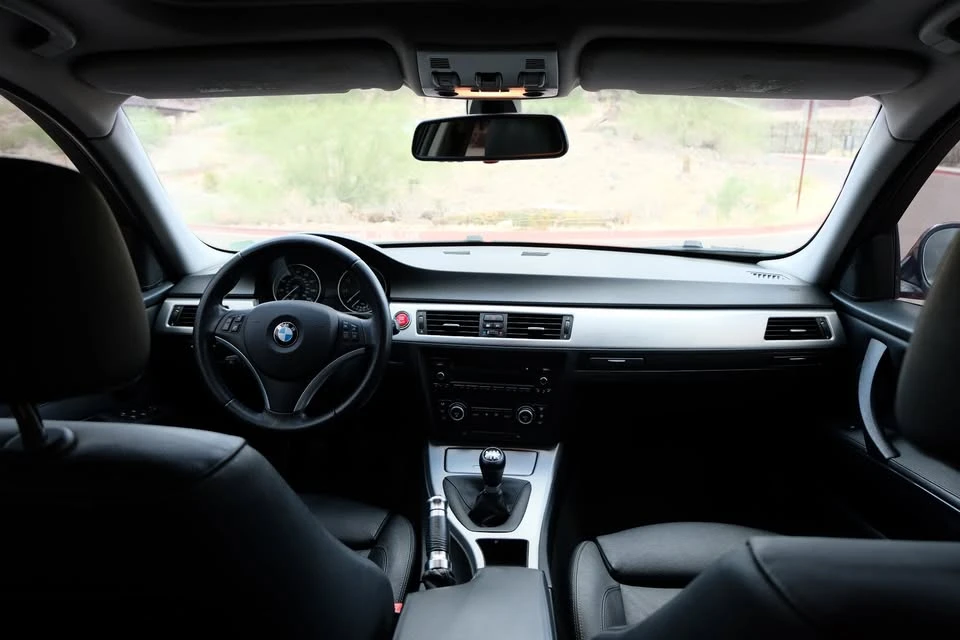 2009 BMW E90 3 Series Sedan - Image 12 of 20