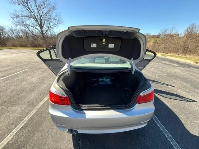 2009 BMW E60 5 Series Sedan - Image 9 of 16