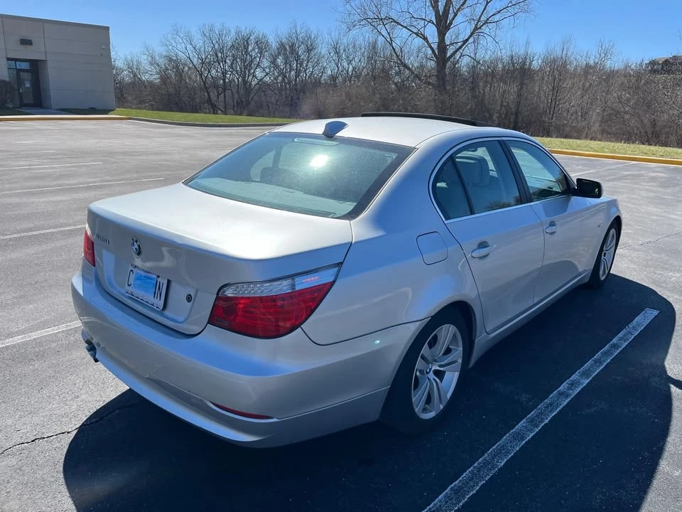 2009 BMW E60 5 Series Sedan - Image 11 of 16