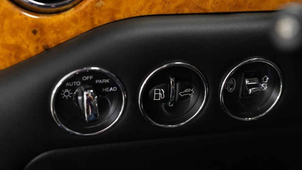2009 Bentley Azure 2nd Gen - Image 26 of 31