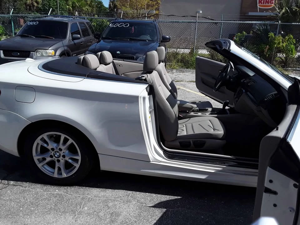 2009 BMW E81/E82/E88 1 Series - Image 2 of 8