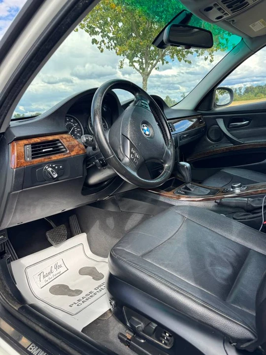 2009 BMW E90 3 Series Sedan - Image 3 of 10