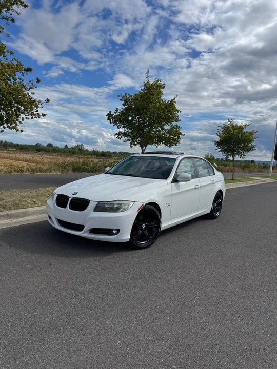 2009 BMW E90 3 Series Sedan - Image 9 of 10