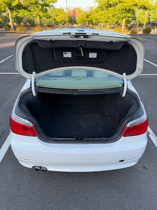 2009 BMW E60 5 Series Sedan - Image 15 of 19