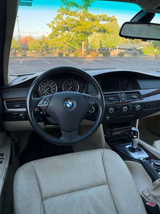 2009 BMW E60 5 Series Sedan - Image 11 of 19