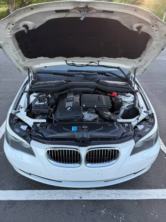 2009 BMW E60 5 Series Sedan - Image 14 of 19
