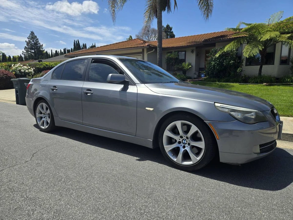 2009 BMW E60 5 Series Sedan - Image 2 of 21