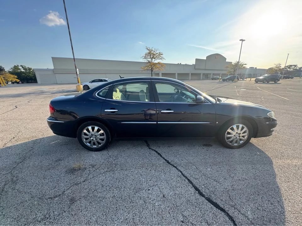 2009 Buick LaCrosse - Image 2 of 10
