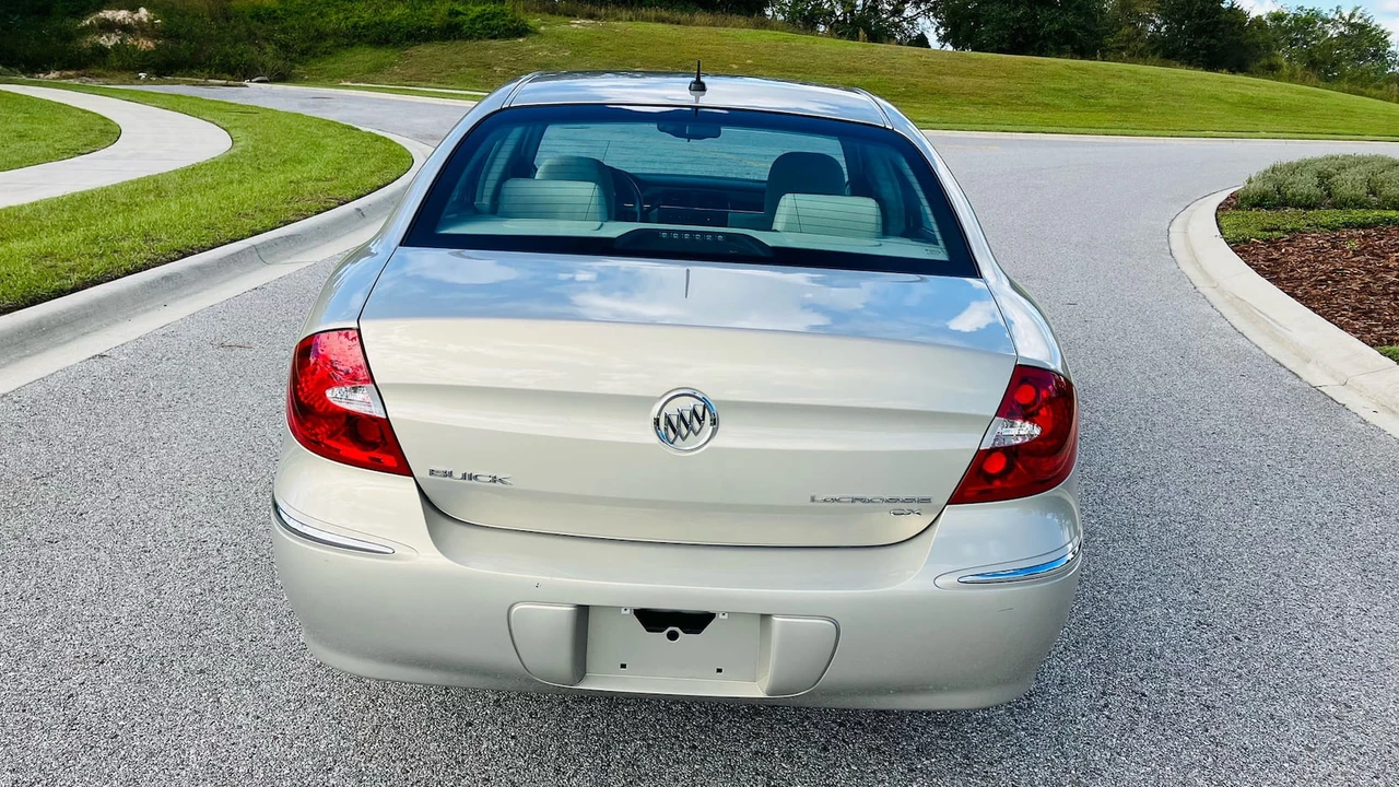 2009 Buick LaCrosse - Image 6 of 7