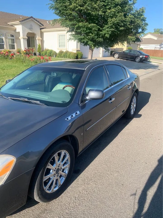 2009 Buick Lucerne - Image 2 of 5