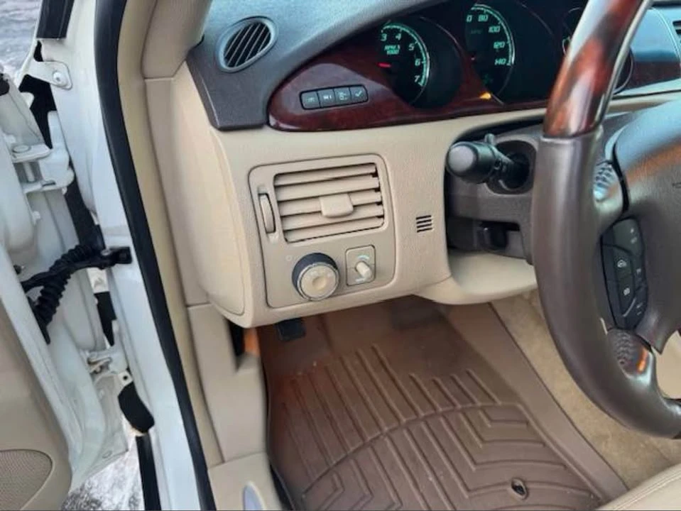 2009 Buick Lucerne - Image 13 of 16