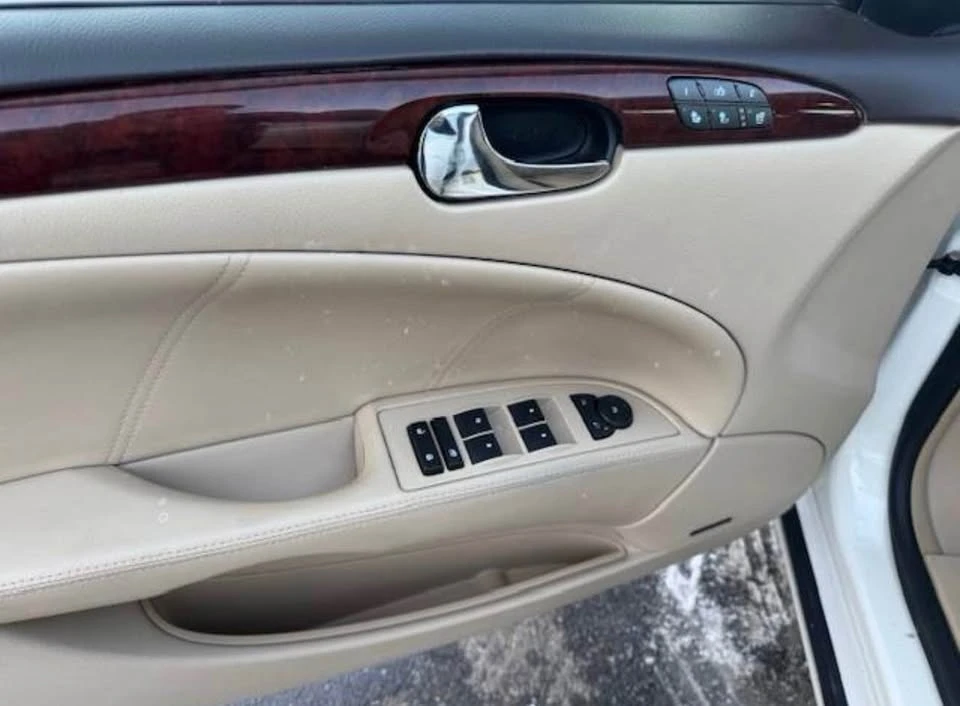 2009 Buick Lucerne - Image 10 of 16