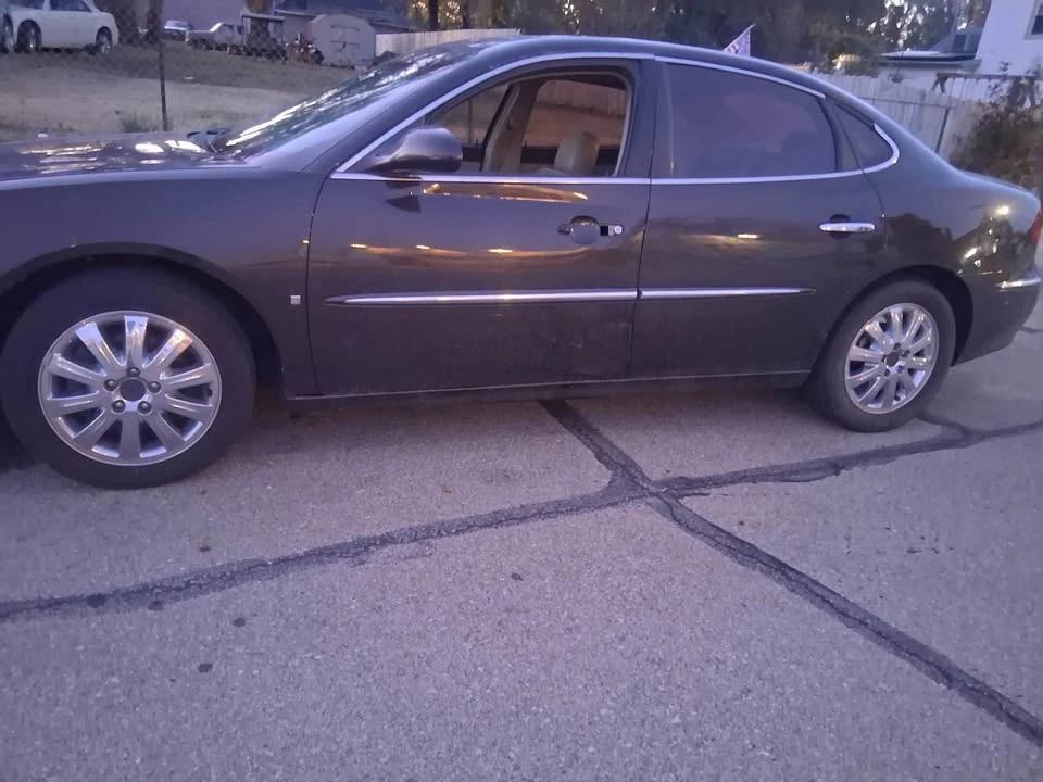 2009 Buick LaCrosse - Image 2 of 4